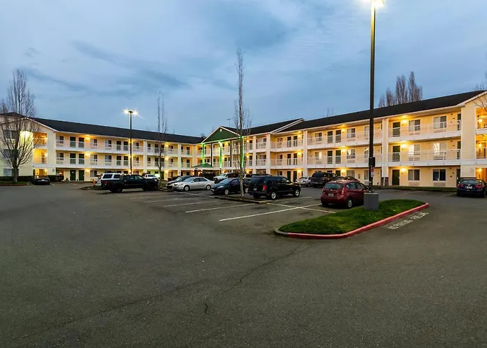 Best Hotels Near Des Moines Airport