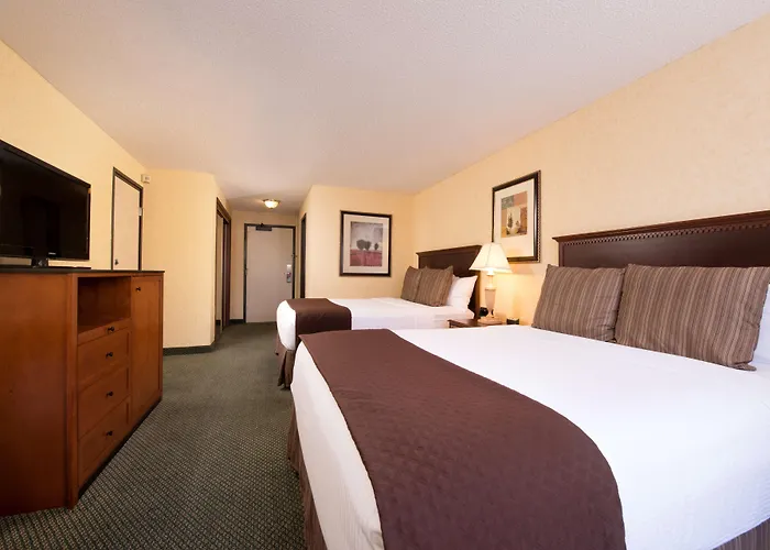 Best SeaTac Hotels with Parking and Shuttle Services