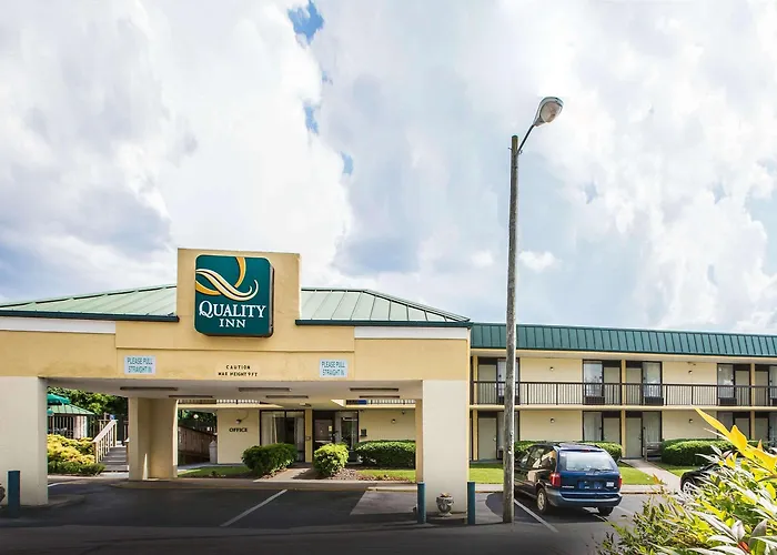 Best Hotels Near Barrymore Theater Madison WI