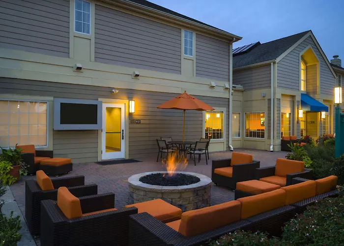 Best Hotels in Bridgewater for Comfort & Convenience