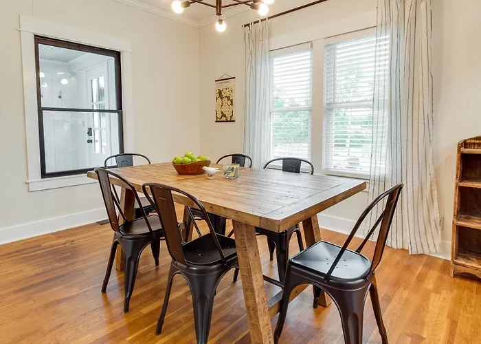 Epitome of Southern Elegance in Charleston