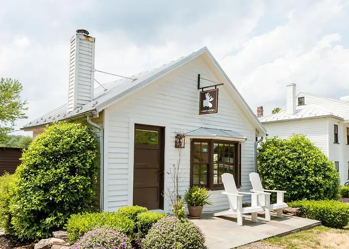 Best Washington DC Hotels Near Metro with Free Parking