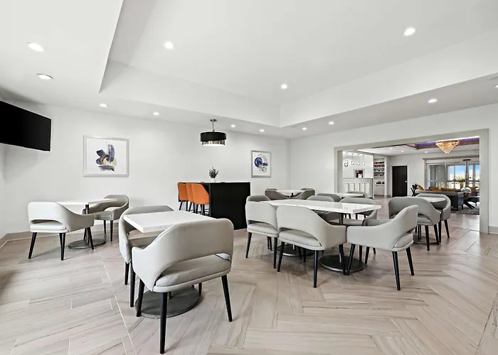 Top-Rated Hotels Near Osceola Iowa