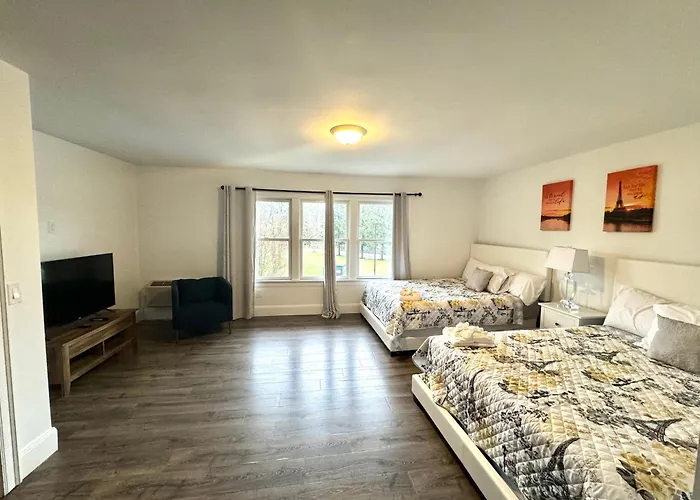 Top Hotels near Aladdin Theater Portland